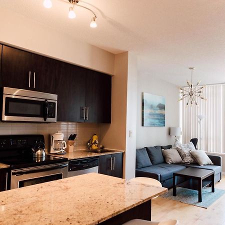 Sarkar Suites - Maple Leaf Square โตรอนโต ภายนอก รูปภาพ