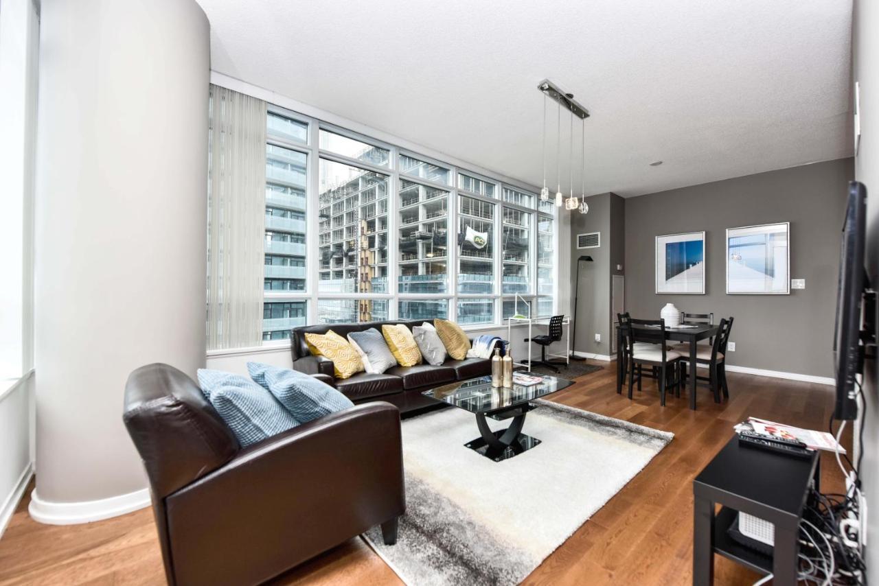 Sarkar Suites - Maple Leaf Square โตรอนโต ภายนอก รูปภาพ