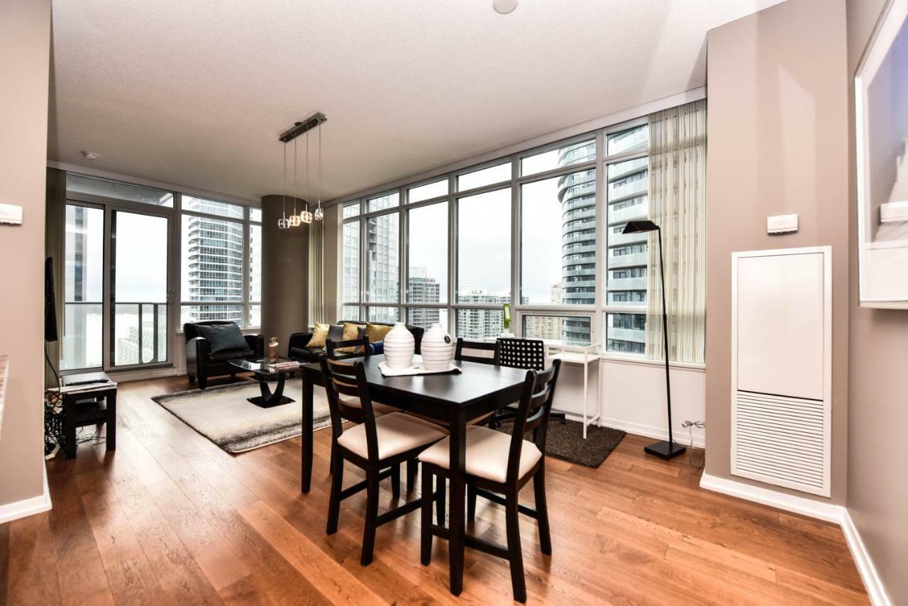 Sarkar Suites - Maple Leaf Square โตรอนโต ภายนอก รูปภาพ