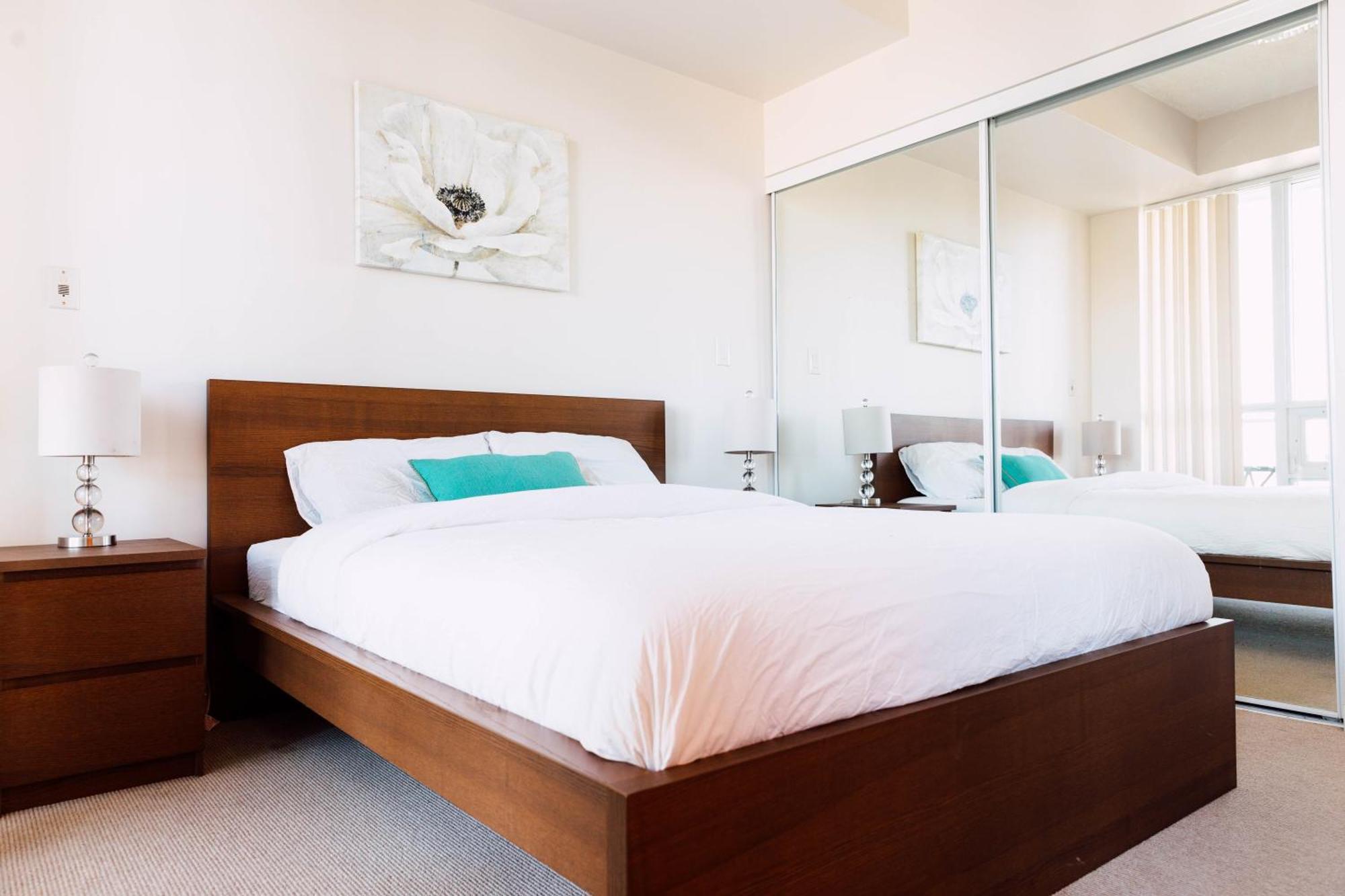 Sarkar Suites - Maple Leaf Square โตรอนโต ภายนอก รูปภาพ