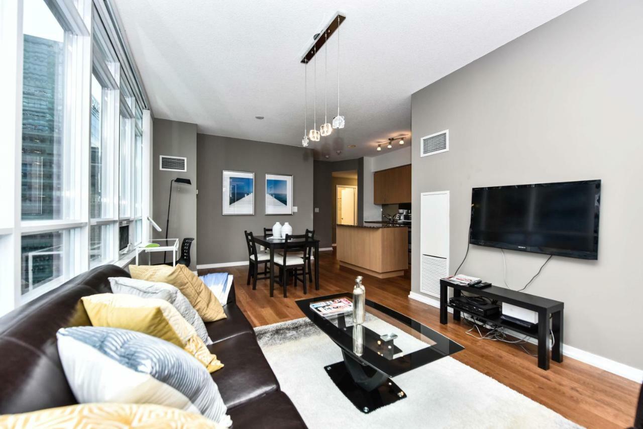 Sarkar Suites - Maple Leaf Square โตรอนโต ภายนอก รูปภาพ