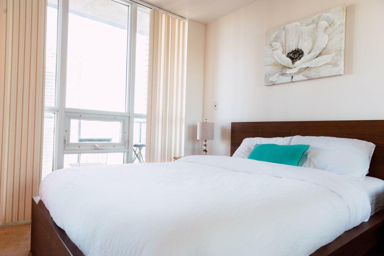 Sarkar Suites - Maple Leaf Square โตรอนโต ภายนอก รูปภาพ