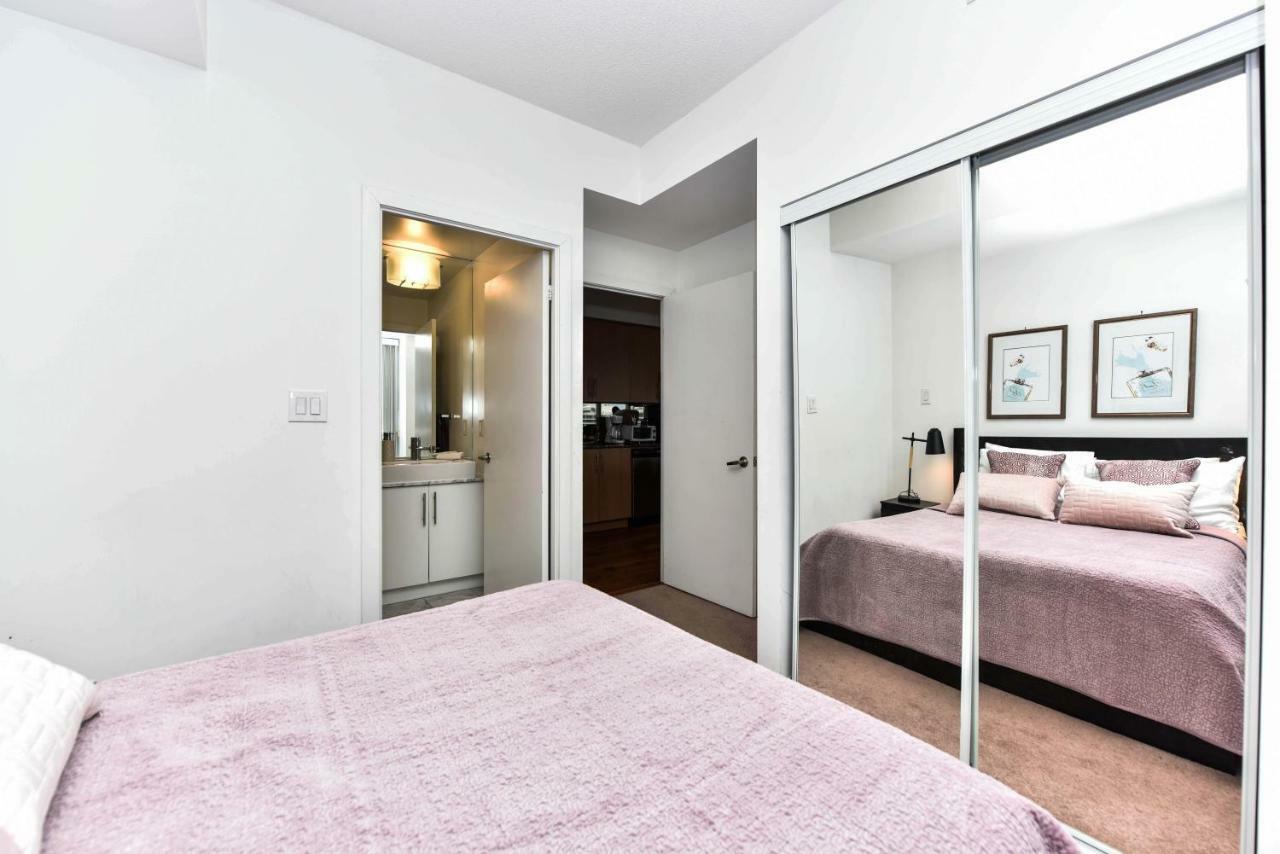 Sarkar Suites - Maple Leaf Square โตรอนโต ภายนอก รูปภาพ