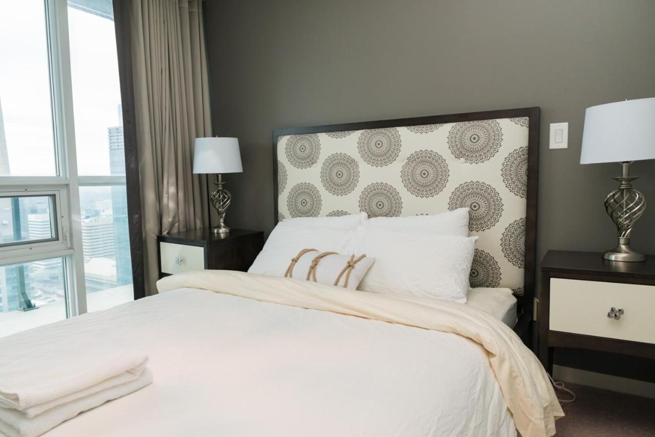 Sarkar Suites - Maple Leaf Square โตรอนโต ภายนอก รูปภาพ