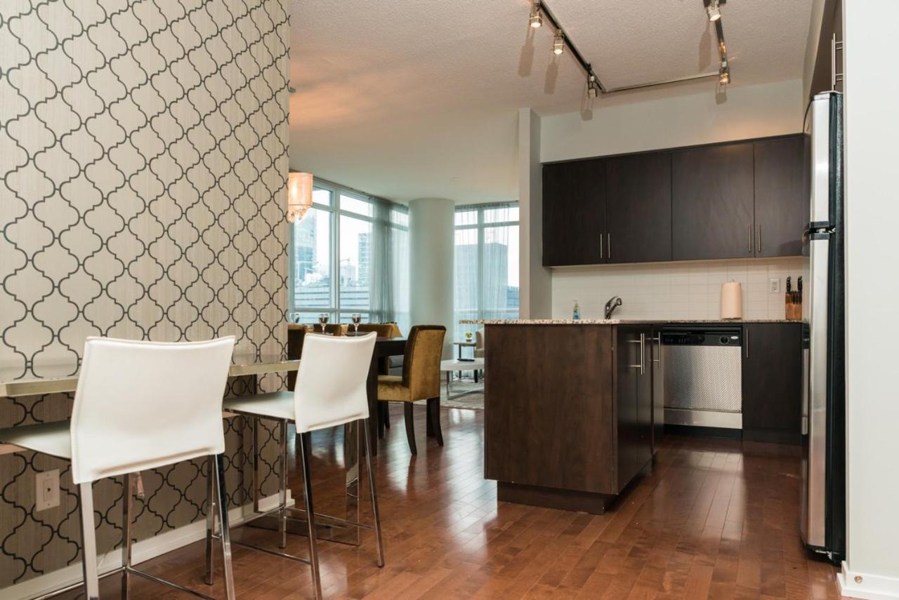 Sarkar Suites - Maple Leaf Square โตรอนโต ภายนอก รูปภาพ